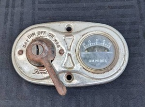 lot 364 image: Near-Antique 1924 Ford Model T Amp Gauge & Ignition Switch