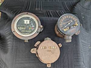 lot 366 image: (3) Vintage Antique Speedometers (Including Dodge Brothers)