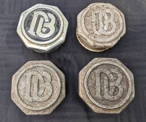 lot 100 image: Antique Set of (4) 1920s Dodge Brothers Grease Caps&nbsp6 of 6