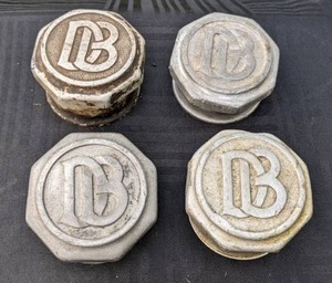 lot 95 image: Antique Set of (4) 1920s Dodge Brothers Grease Caps 1 of 6