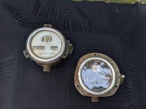 lot 361 image: Pair of Vintage Antique 1920s Dodge Brothers Speedometers
