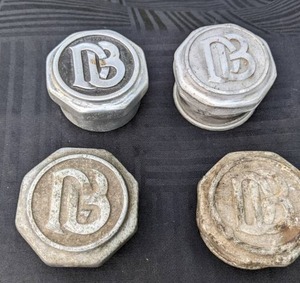 lot 99 image: Antique Set of (4) 1920s Dodge Brothers Grease Caps&nbsp5 of 6