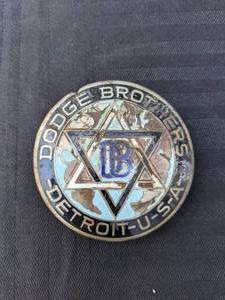 lot 89 image: Antique 1917-1925 Dodge Brothers Detroit USA Enamel Radiator Emblem Car Badge 4 of 6