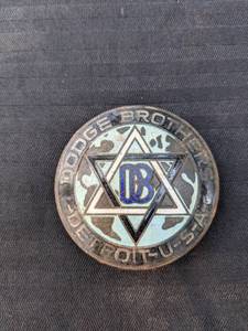 lot 88 image: Antique 1917-1925 Dodge Brothers Detroit USA Enamel Radiator Emblem Car Badge 3 of 6
