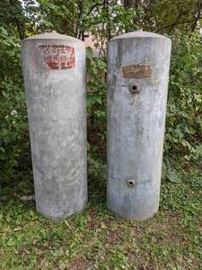 lot 422 image: Little Giant and Other Fresh Water System Tanks