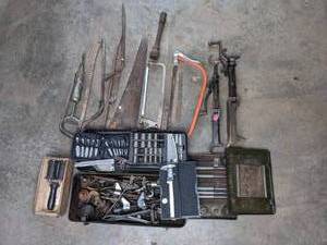 lot 412 image: Whitworth 0-150mm Metr-Iso Electric Digital Caliper with Case, Husky Deep Sock Set, Gooseneck Crow Bar, Hand Saws and More