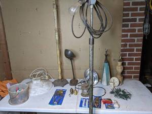 lot 394 image: Lot of Lighting Vintage & Modern Table & Floor Lamps, Christmas Lights, Pendant Lights, Shop Lights, Wall Fixtures, Parts & Accessories