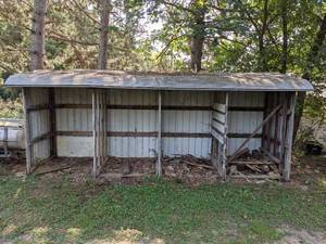 lot 424 image: Steel and Wood Building to Store Scrap WoodFire Wood