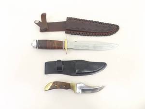 2 Vintage Fixed Blade Hunting Knives in Leather Sheathes