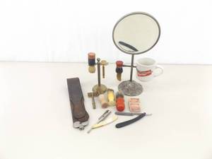 Lot of Vintage Shaving Items, Razors, Blades, Gillette, etc.