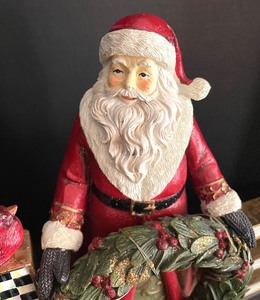 lot 33 image: MacKenzie Childs Noel Mantle Decor