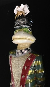 lot 38 image: MacKenzie Childs Ashton Marton Ornament with Original Box