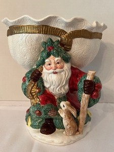 lot 58 image: Vintage 1991 Fitz and Floyd Vintage Santa Woodlands Compote Centerpiece Bowl