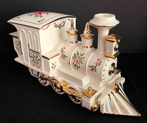 lot 104 image: Lenox Holiday Junction Collection Engine