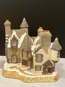 lot 85 image: David Winter Cottages Christmas in Scotland and Hogmanay with Original Box