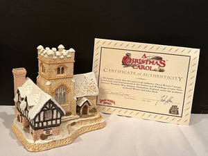lot 82 image: David Winter Cottages A Christmas Carol with Original Box and Certificate
