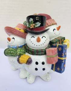 lot 124 image: Fitz & Floyd Snowmen Trio with Music Box