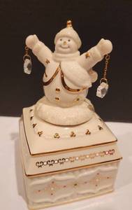 lot 133 image: Lenox Crystal Notes Snowman Music BoxTrinket-Candy Dish