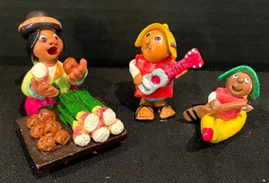 lot 165 image: 7 Art Bol Colorful Pottery Figurines