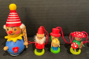 lot 163 image: 12 Small Steinbach Ornaments
