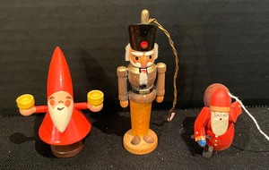 lot 167 image: 8 Wooden Ornaments made in the German Democratic Republic