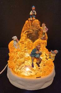 lot 183 image: Figi Graphics Santas Crystal Valley - A Gift for Santa