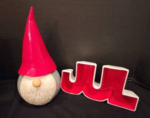 lot 194 image: Swedish Designed Holiday Dishes