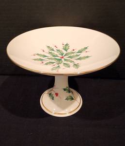 lot 208 image: Lenox Holiday Selection