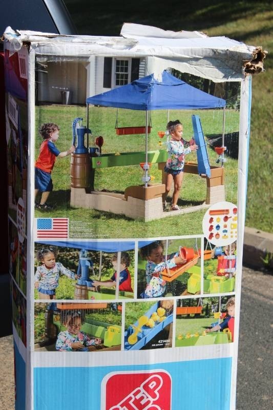 lot 19 image: Shady Oases Play Set