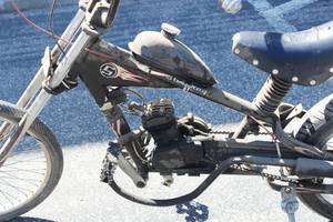 lot 10 image: Sting Ray Gas Operated Chopper By Schwinn