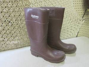 lot 22 image: (CSB) LaCrosse Rubber Boots Size 11...