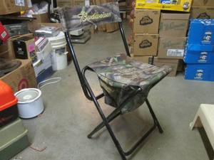lot 35 image: (RMWS) Portable Folding Budweiser C...