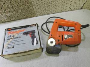 lot 89 image: (BS) 2 Black & Decker Tools Cordles...