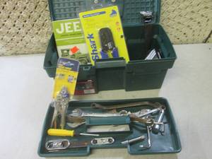 lot 107 image: (BSB) Plastic 16 Tool Box with Tra...