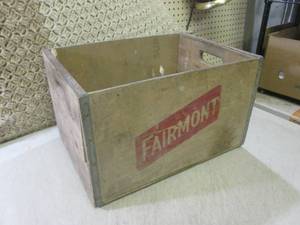 lot 186 image: (F-3) Vintage Wood CrateBox...