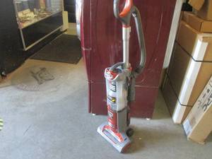 lot 196 image: (F-1) Shark NV482 26 Rocket Vacuum ...
