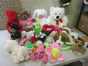 lot 219 image: (D-1T) Assorted Plush Animals Etc...