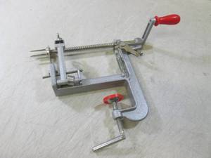 lot 222 image: (BSB) Pampered Chef Apple Peeler...