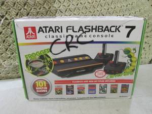 lot 223 image: (RM1) Atari Flashback 7 Classic Gam...