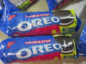 lot 233 image: (B-1) 20 Packs Oreo Double Stuf Coo...