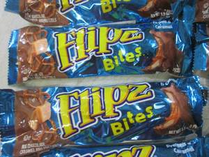 lot 248 image: (B-1) 21 Flipz Bites Candy Bars Pas...