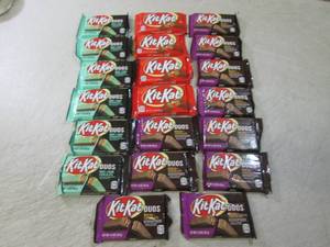 lot 254 image: (B-1) 20 Assorted Kit Kat Candy Bar...