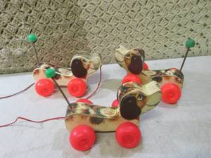 lot 296 image: (CS) 3 Vintage Fisher Price Little ...
