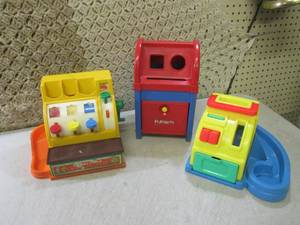lot 297 image: (F-2) Vintage Fisher Price Cash Reg...