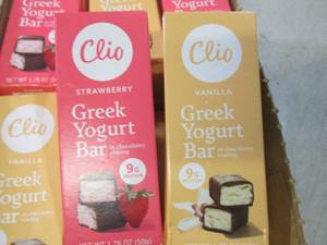 lot 302 image: (B-2) 18 Cio Strawberry and Vanilla...
