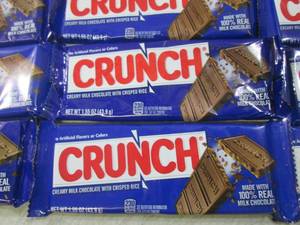 lot 322 image: (B-3) 12 Crunch Candy Bars Past Dat...