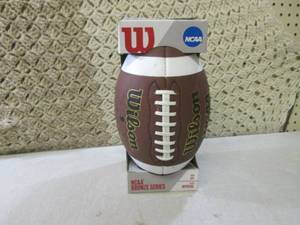 lot 4 image: (EC1) Wilson NCAA Bronze Series Foo...