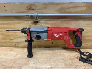 MILWAUKEE 8 Amp Corded 1 in. SDS D-Handle Rotary Hammer