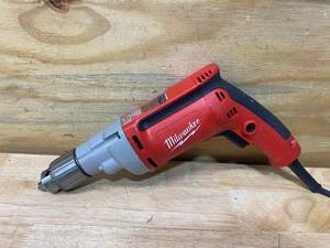 MILWAUKEE 12 in. Magnum Drill, 0-850 RPM (0300-20)
