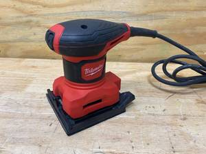 MILWAUKEE 3 Amp 14 Sheet Corded Palm Sander